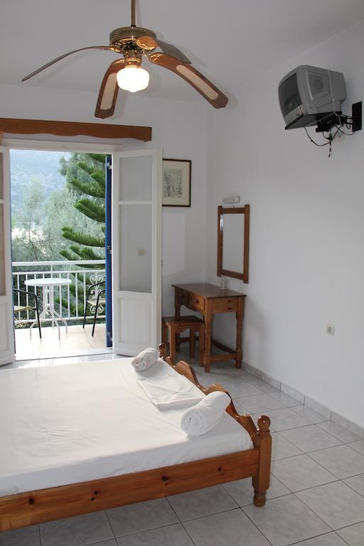 Theodora Studios Yénion Exterior photo
