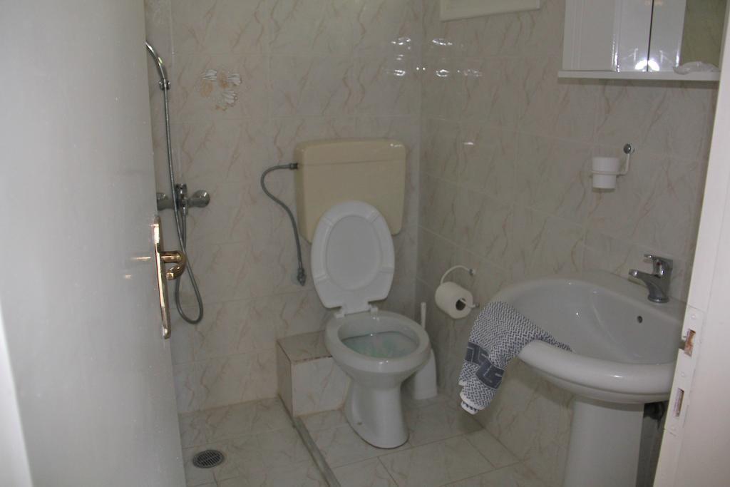 Theodora Studios Yénion Room photo